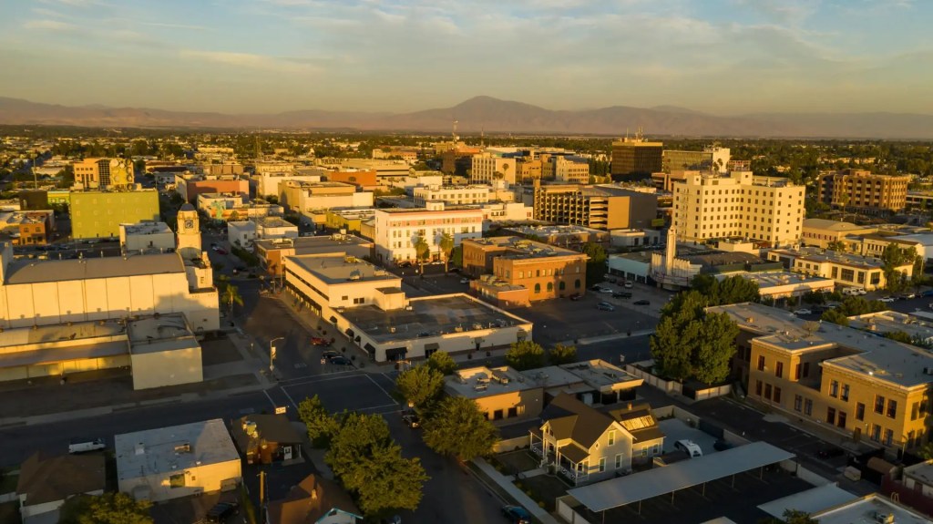 Kern County California landscape for Bakersfield property management owners